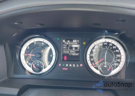 2018 Ram 1500 Tradesman 4X4 5'7 Box z USA, uszkodzony, nr VIN 1C6RR7KGXJS294908